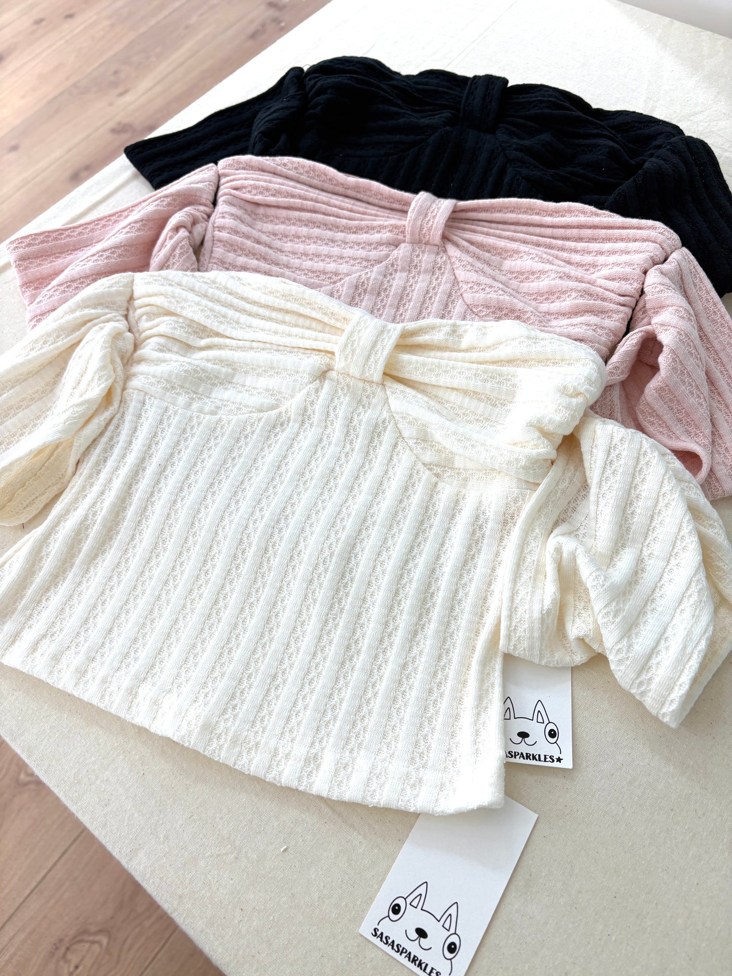Patterned Off-Shoulder Top 露肩甜美織紋上衣
