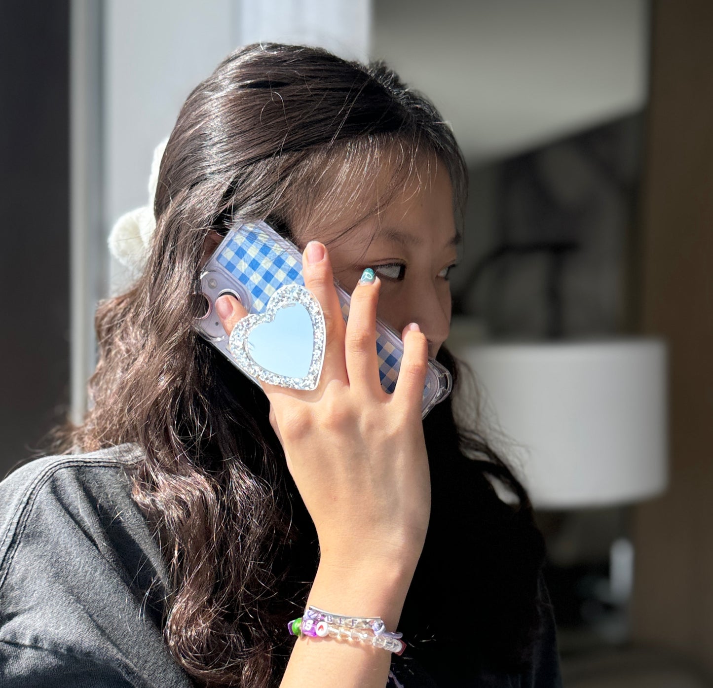 “Hearty Mirror" on the Phone MagSafe Magnetic Phone Grip
